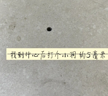 铜梁瓷砖空鼓维修公司专业解答在瓷砖铺贴过程中，如果砂料搅拌不均匀，将会带来以下问题